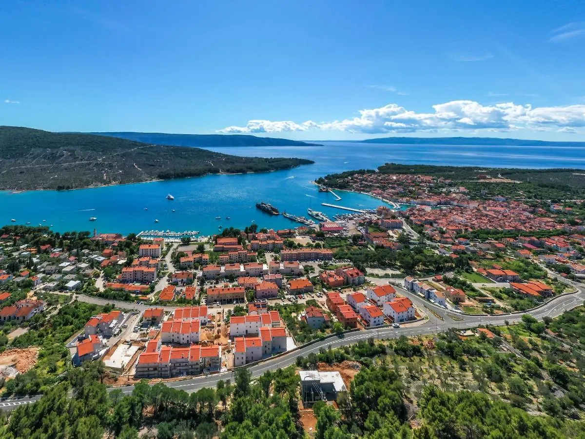 Luxury Landing Apartment Cres