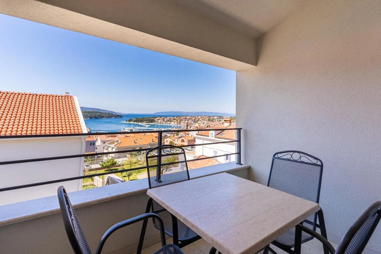 Luxury Landing Apartment Cres