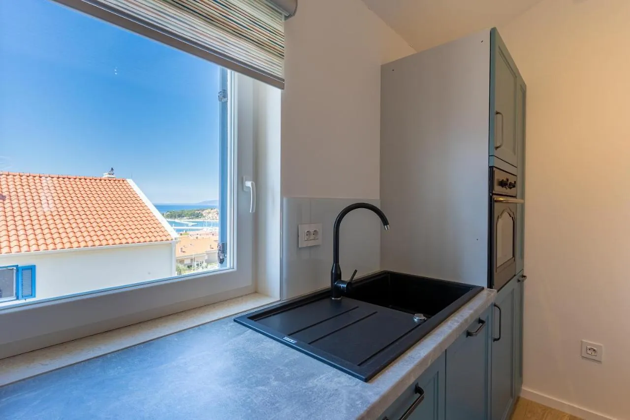 Luxury Landing Apartment Cres