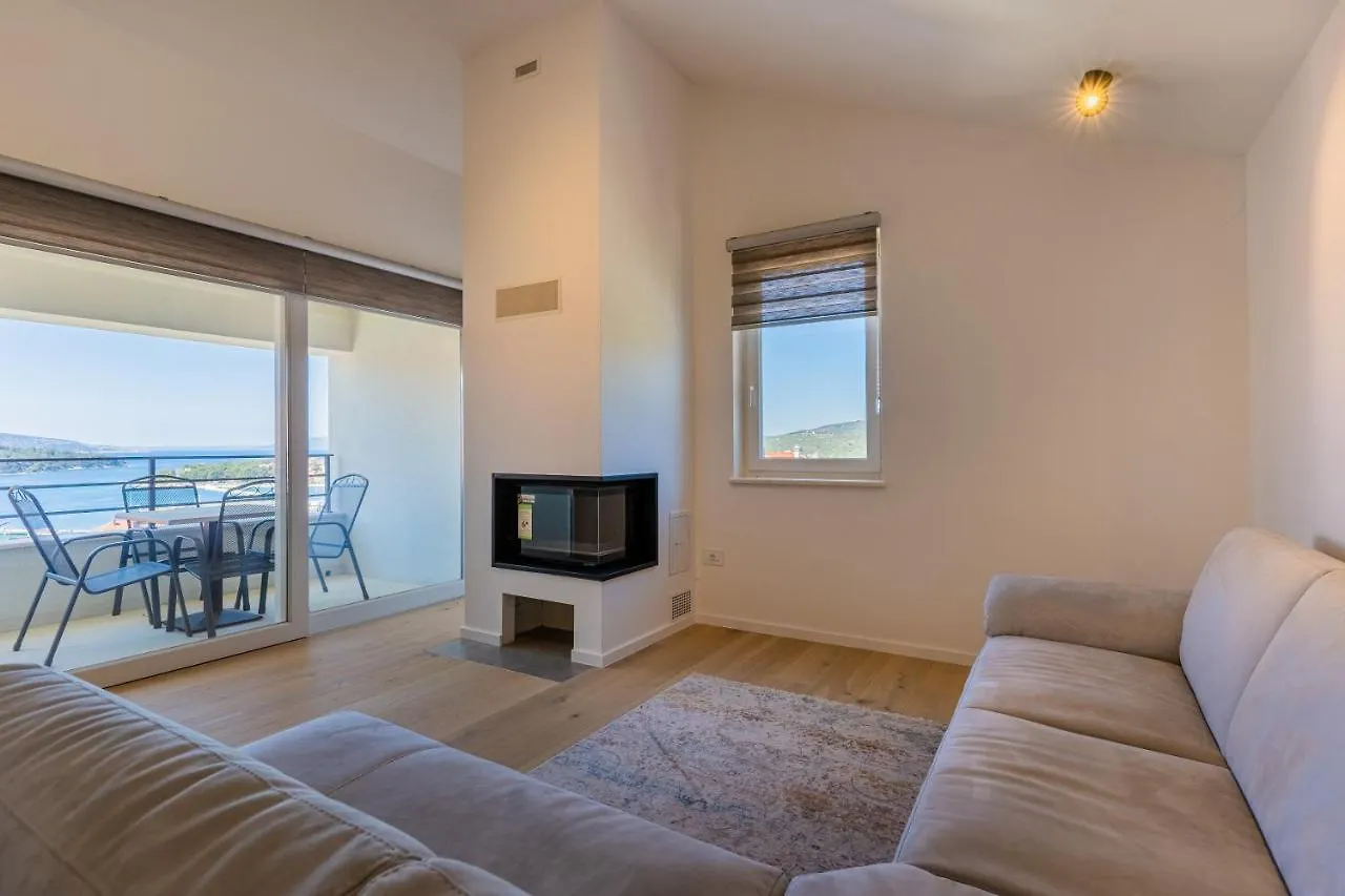 Luxury Landing Apartment Cres